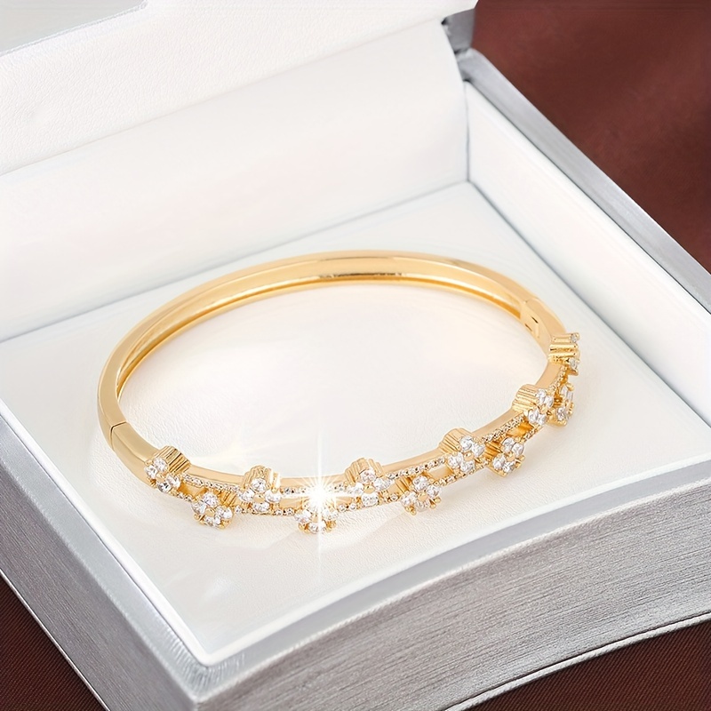 Zirconia Bracelet with Delicate Flower for Women